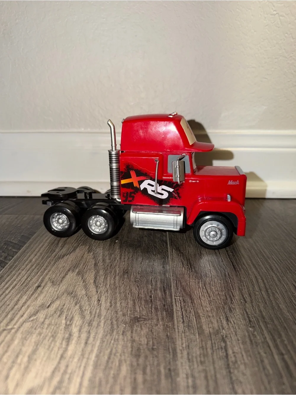 Disney Pixar Cars Mack Deluxe Die-Cast Vehicle